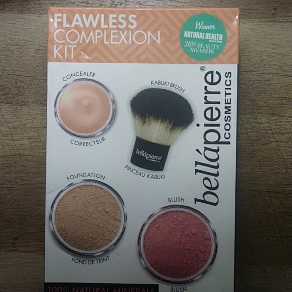 Flawless comlplexion kit.